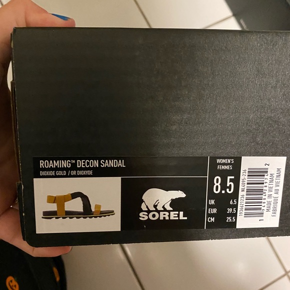 SOREL women’s Roaming Decon sandals in dioxide gold NWB - Picture 14 of 16